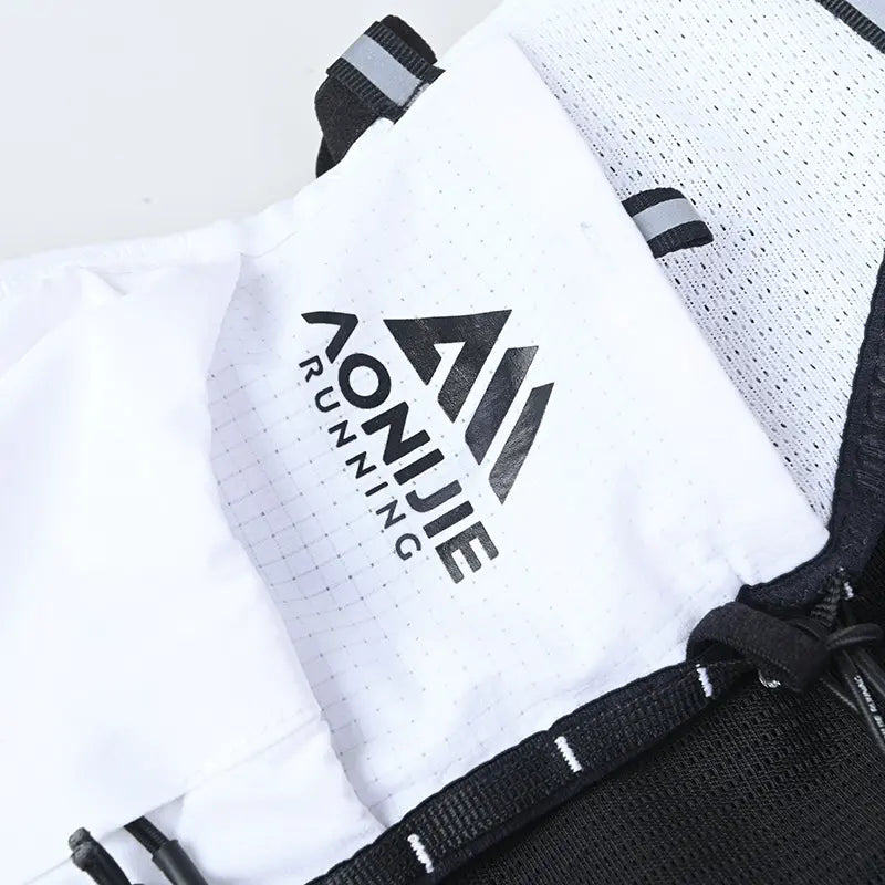 Mochila para Trail Running 10L - Negro/Blanco + ¡ENVÍO 🚚 GRATIS!