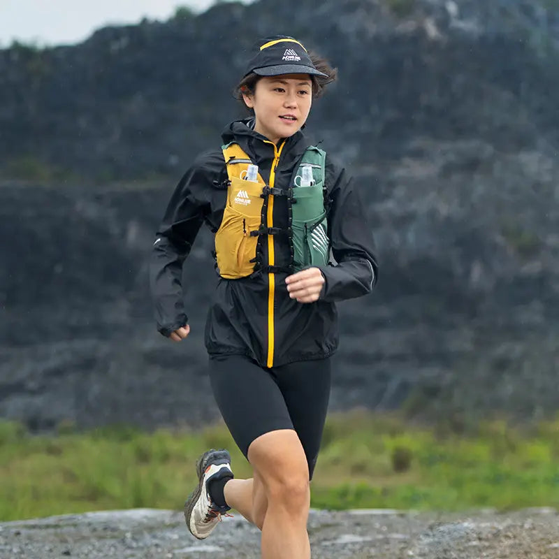 Mochila para Trail Running 10L - Verde / Amarillo + ¡ENVÍO 🚚 GRATIS!